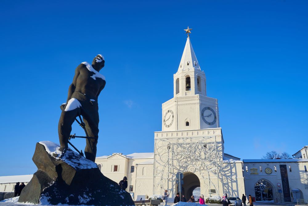 Пешеходная Экскурсия по ул Кремлевской+ Университетский городок+ Петропавловский собор+ ул Баумана